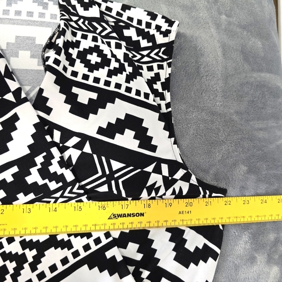 2/$30 ICE Black & White Aztec Print Liquid Knit Womens‎ Dress Size XL Long Maxi - Picture 6 of 11